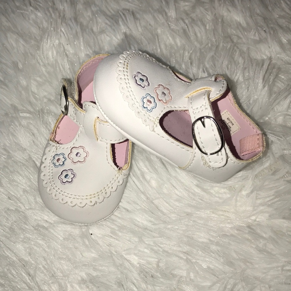 White Baby Shoes With Flower